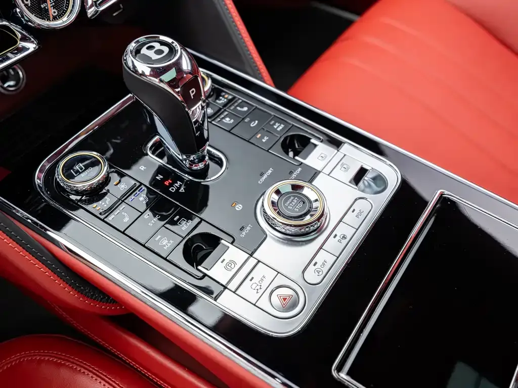 Bentley Flying Spur — фото 9