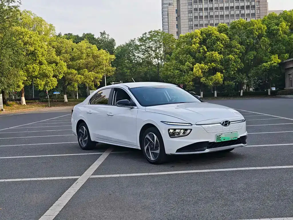 Hyundai Mistra New Energy — фото 3