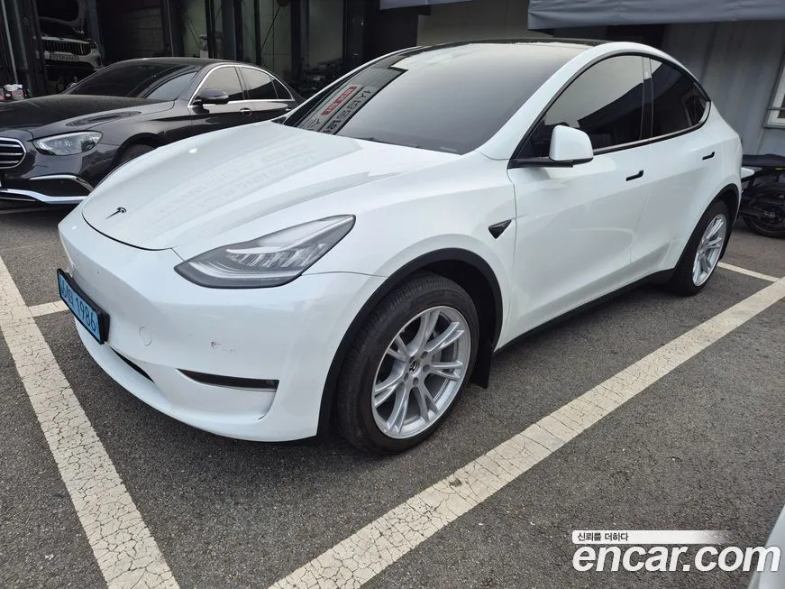 Tesla Model Y — фото 2
