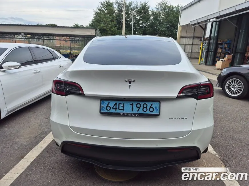 Tesla Model Y — фото 4
