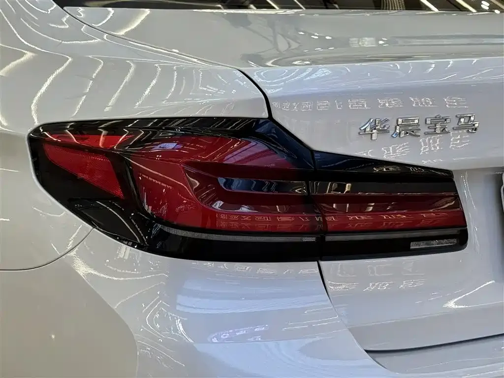 BMW 5 Series — фото 10