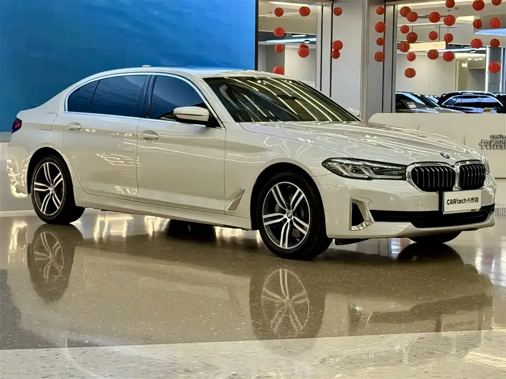 BMW 5 Series — фото 2
