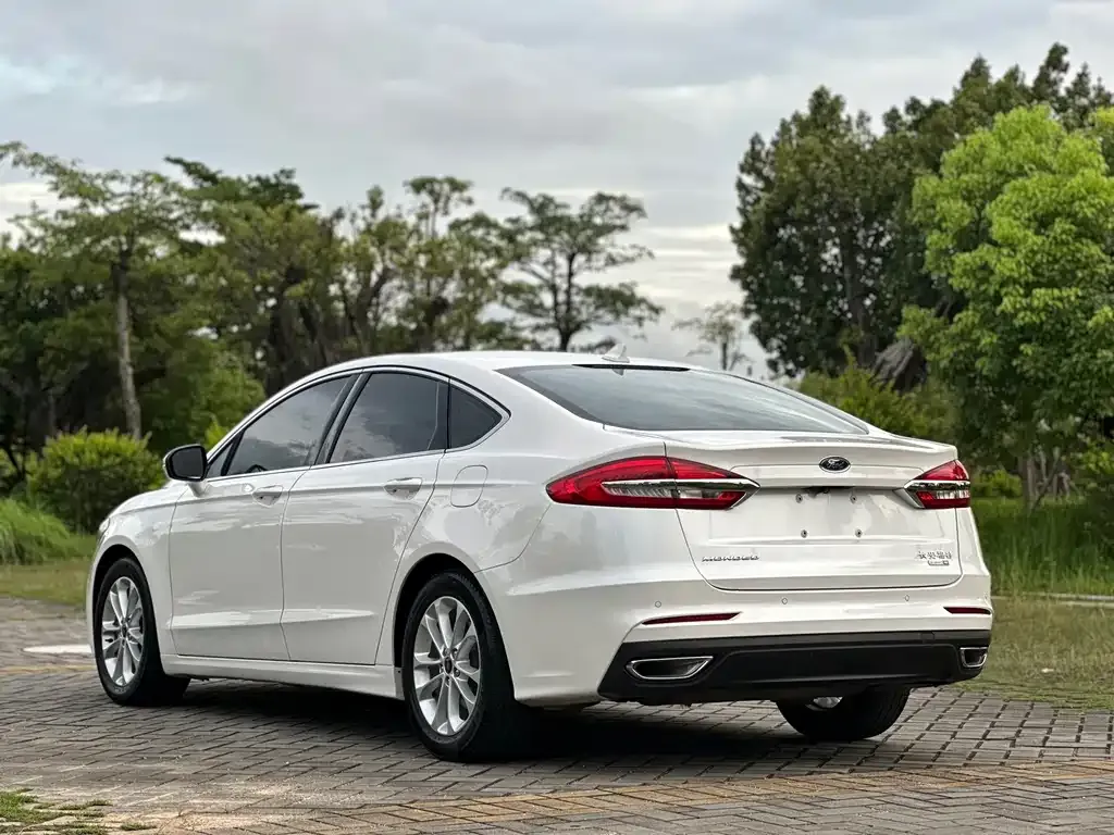 Ford Mondeo — фото 6