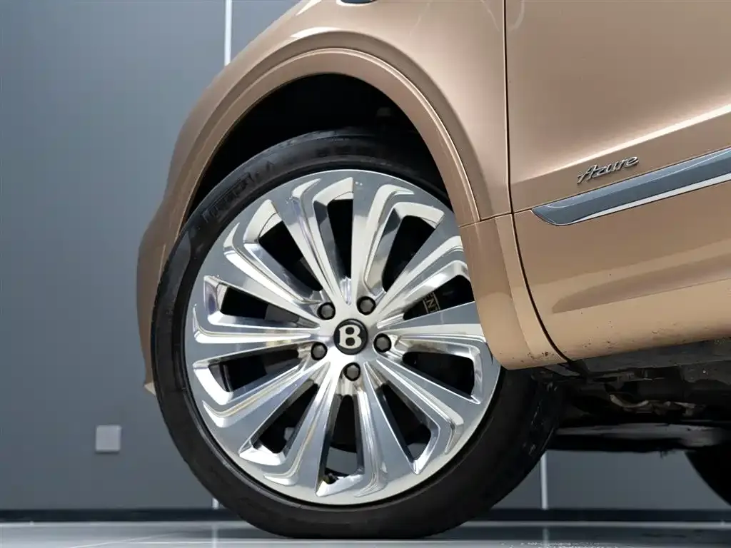 Bentley Bentayga — фото 5