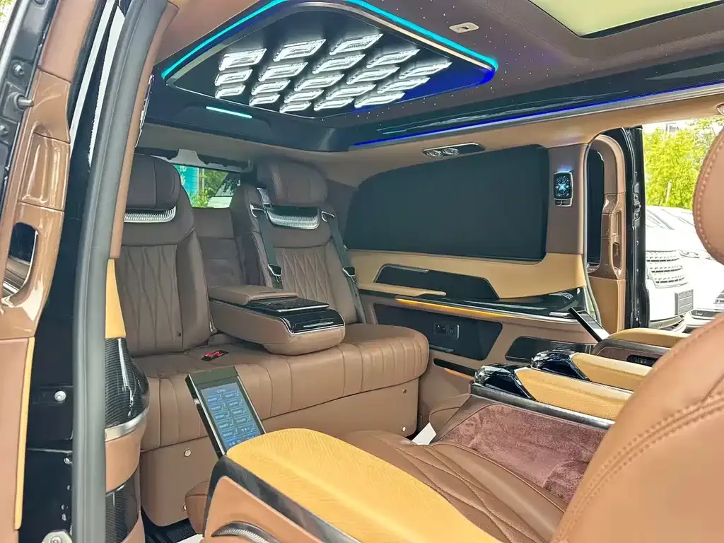 Mercedes-Benz V-Class — фото 10