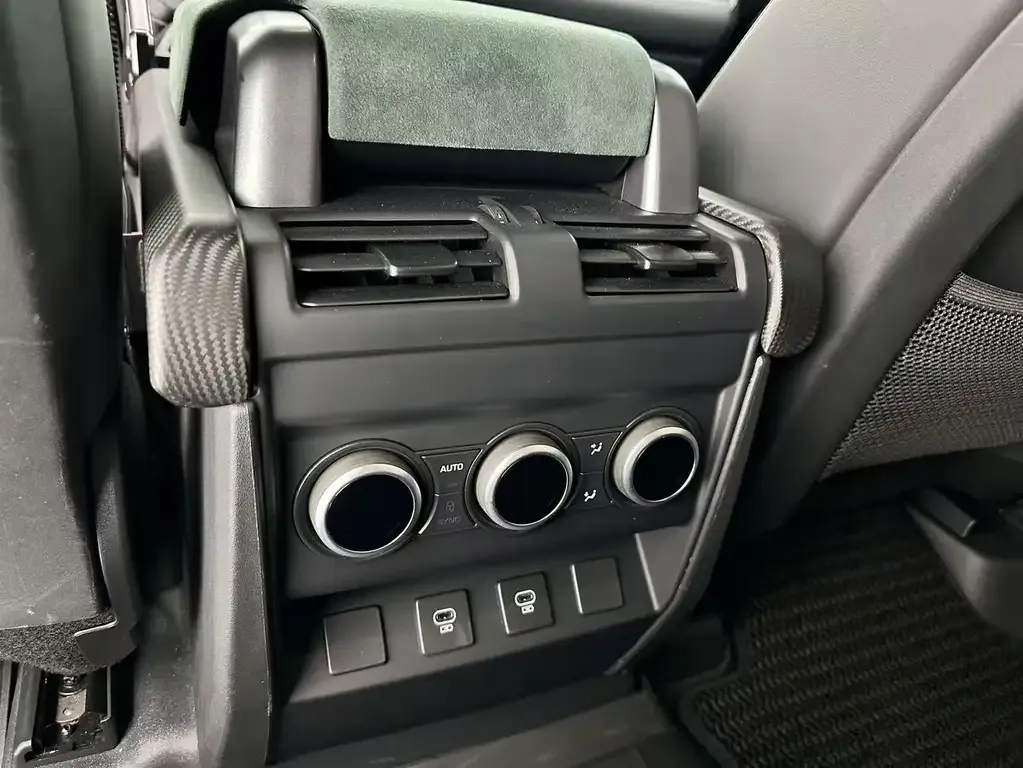 Land Rover Defender — фото 9