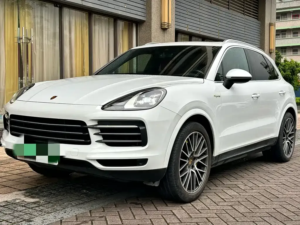 Porsche Cayenne Hybrid — фото 1