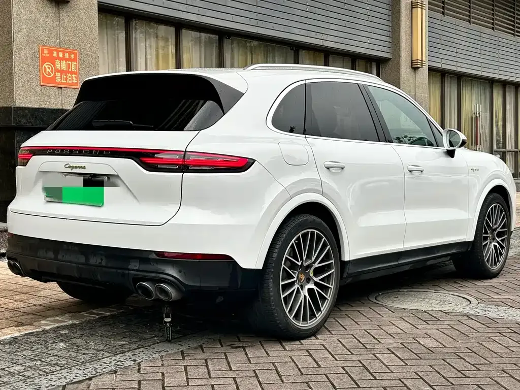 Porsche Cayenne Hybrid — фото 4