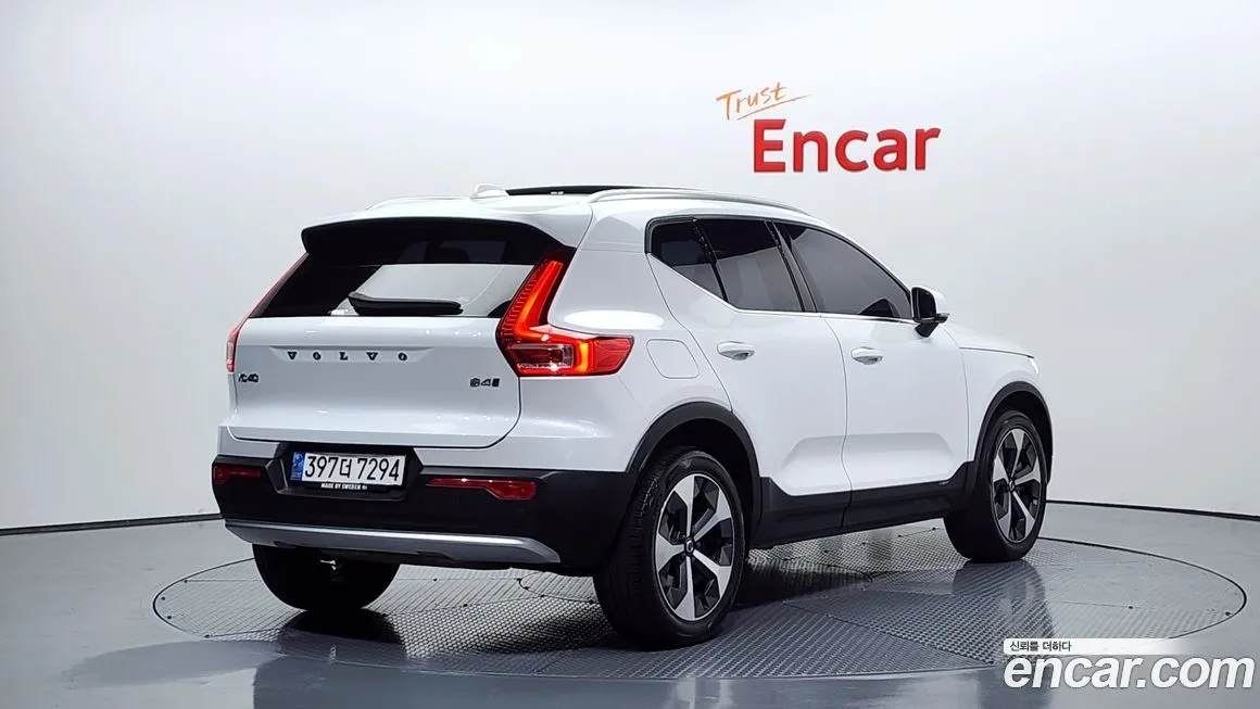 Volvo XC40 — фото 2
