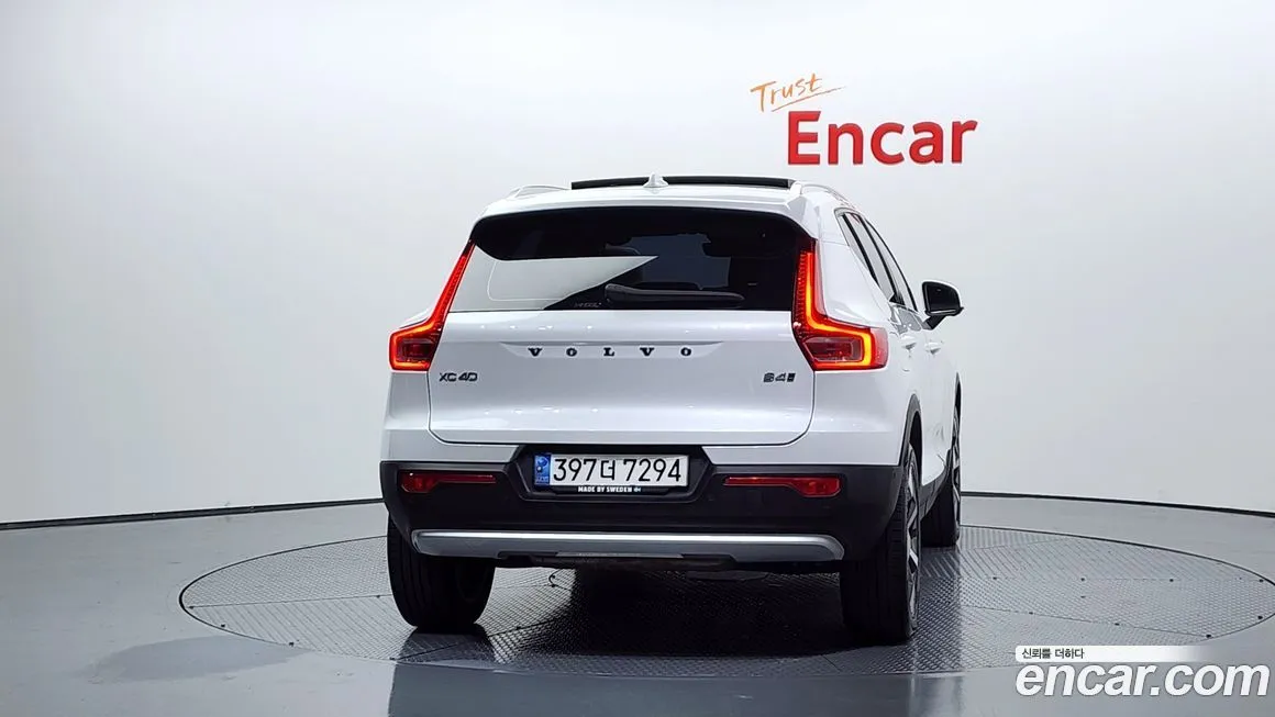 Volvo XC40 — фото 4