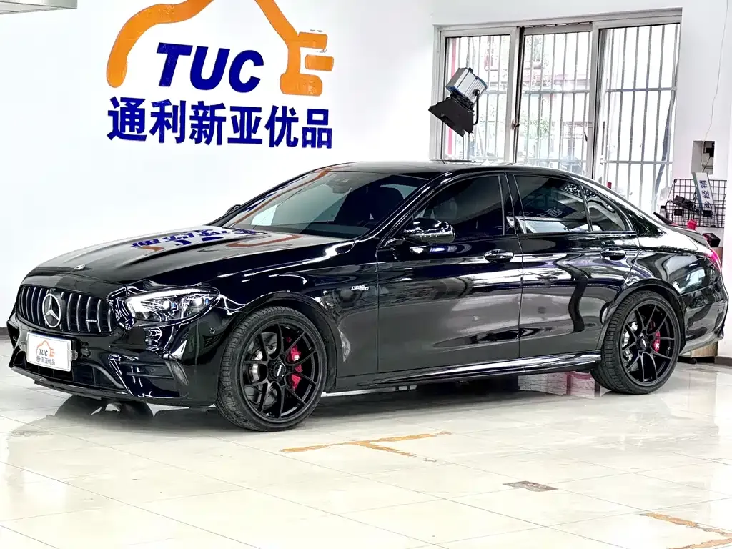 Mercedes-Benz E-Class AMG — фото 1