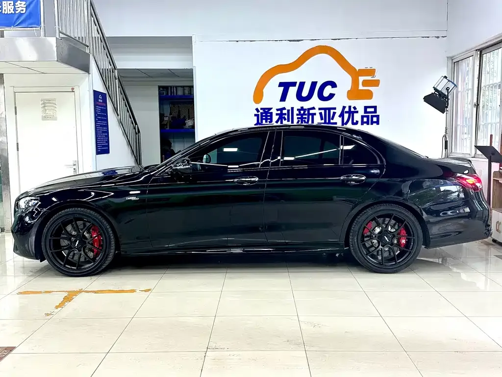 Mercedes-Benz E-Class AMG — фото 5