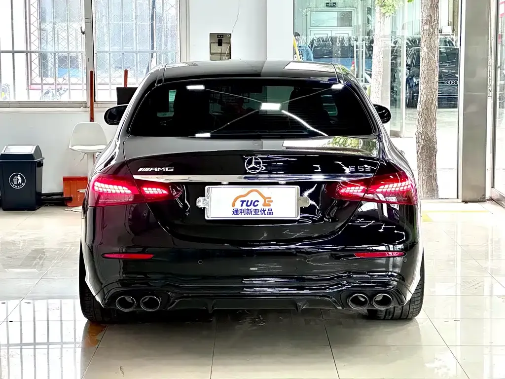 Mercedes-Benz E-Class AMG — фото 9