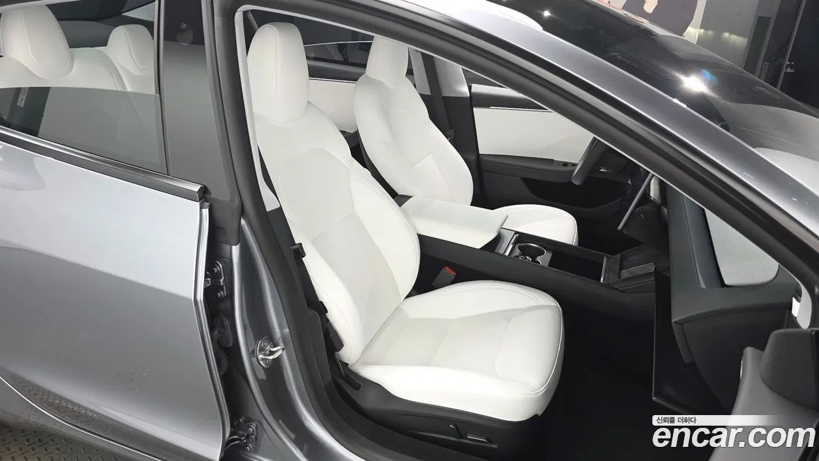 Tesla Model 3 — фото 10