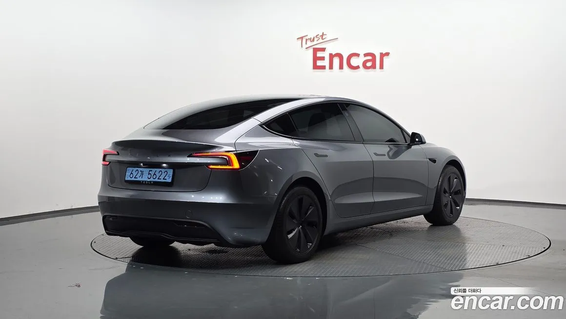 Tesla Model 3 — фото 2