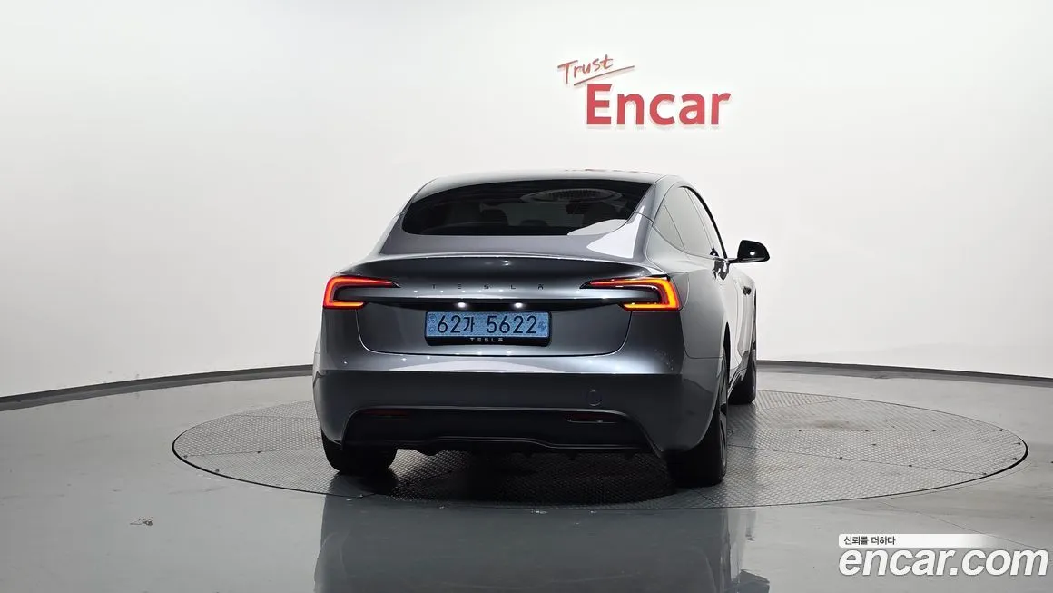 Tesla Model 3 — фото 4