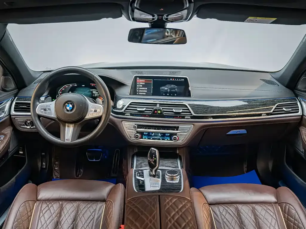 BMW 7 Series — фото 4