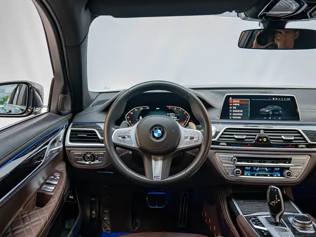 BMW 7 Series — фото 5