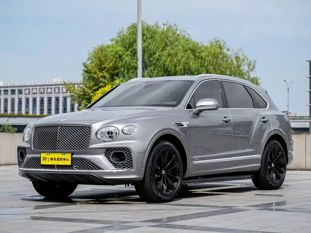 Bentley Bentayga — фото 1