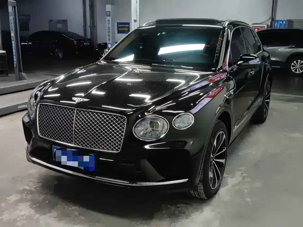 Bentley Bentayga — фото 1