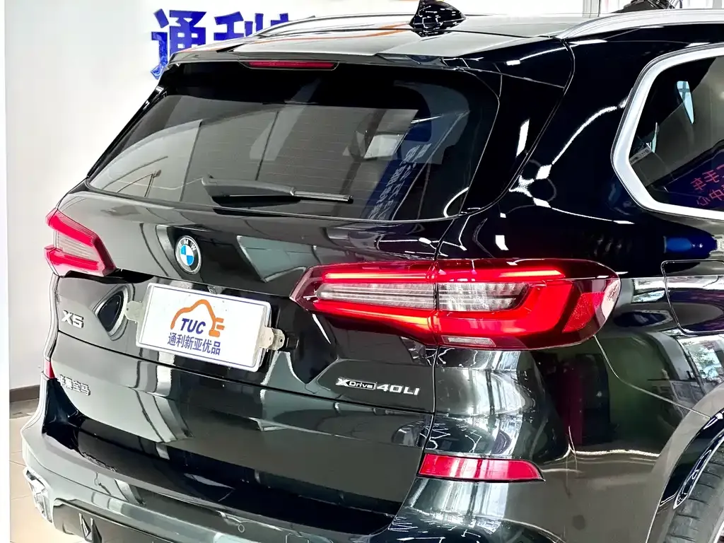 BMW X5 — фото 10