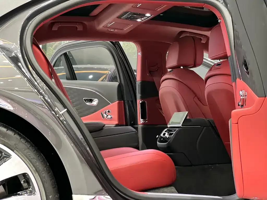 Bentley Flying Spur — фото 8