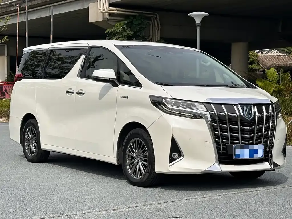 Toyota Alphard — фото 3