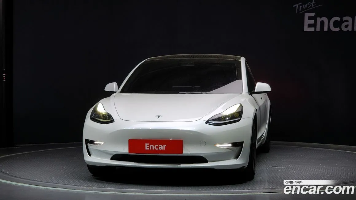 Tesla Model 3 — фото 3