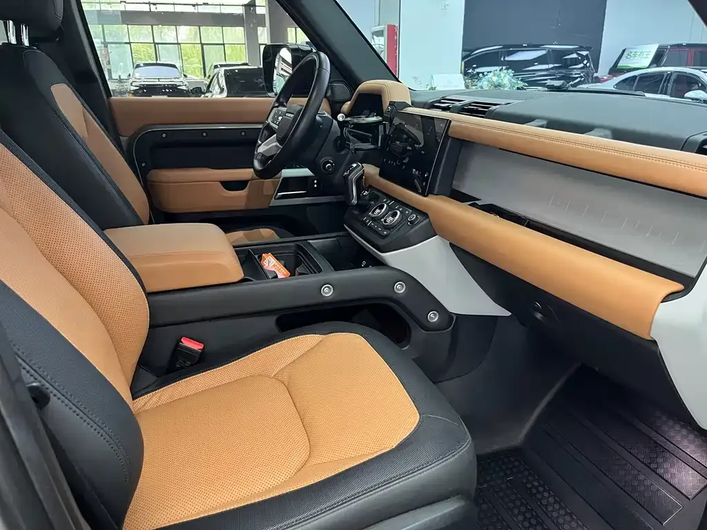 Land Rover Defender — фото 10