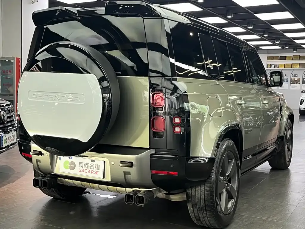 Land Rover Defender — фото 6