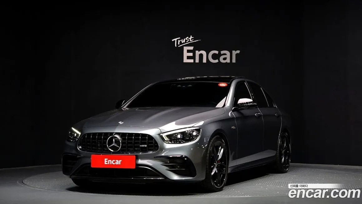 Mercedes-Benz E-Class — фото 1