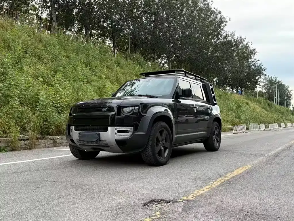 Land Rover Defender — фото 1