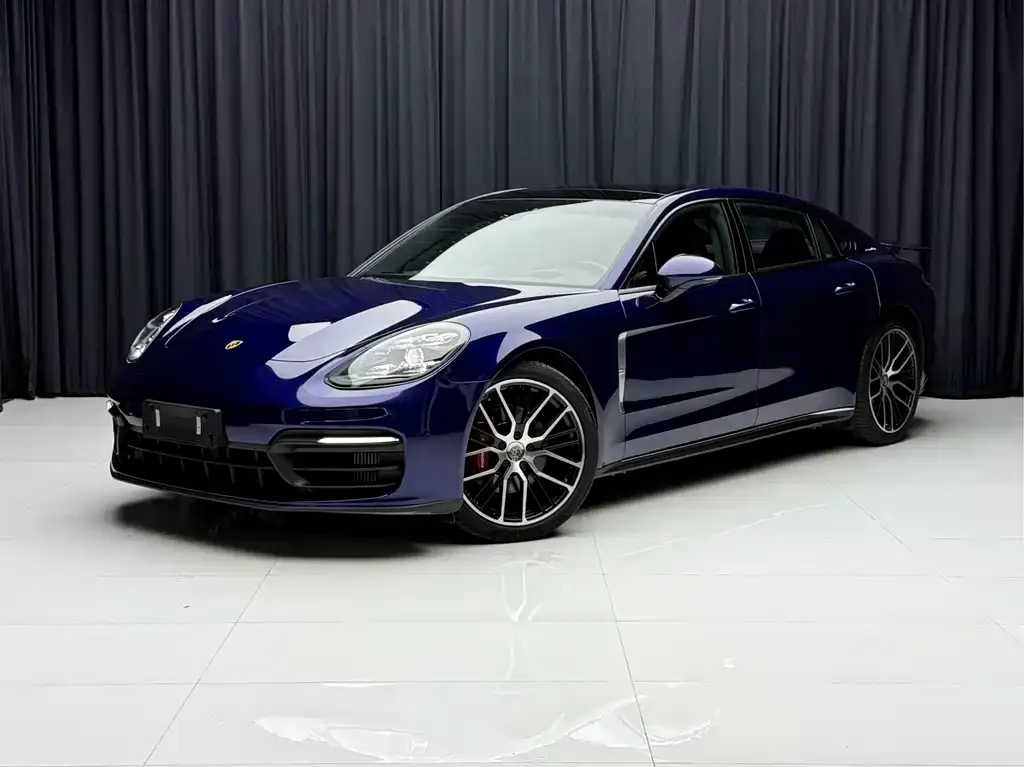 Porsche Panamera — фото 1