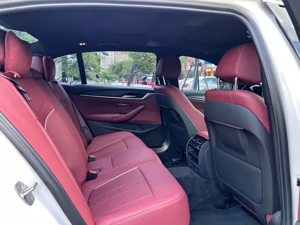 BMW 5 Series New Energy — фото 10