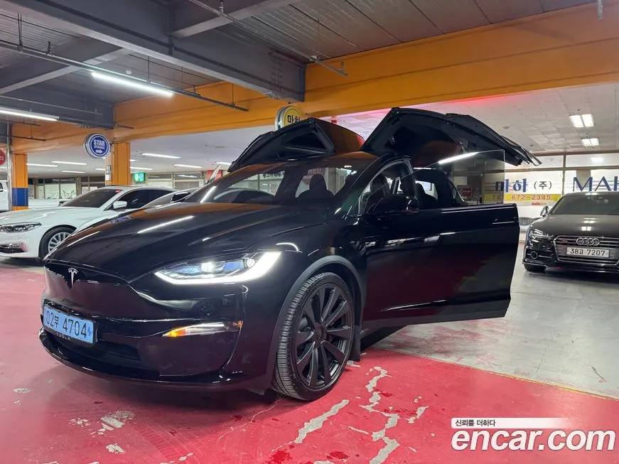 Tesla Model X — фото 3