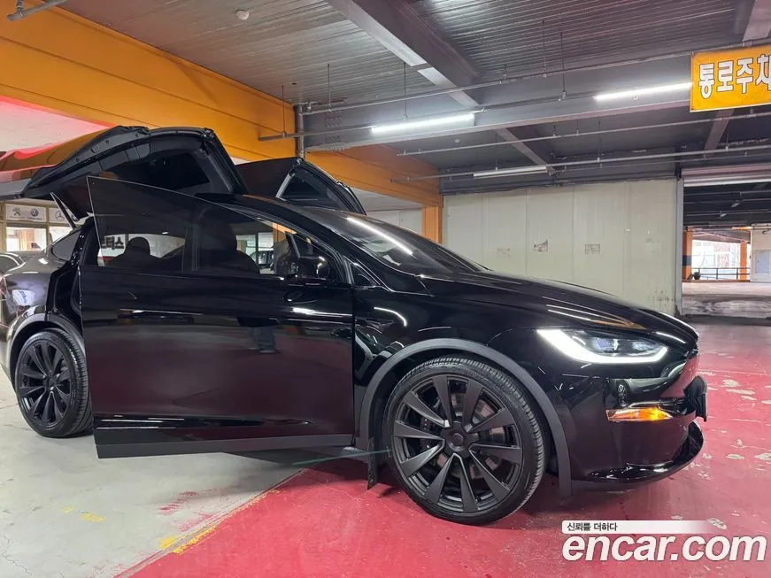 Tesla Model X — фото 4