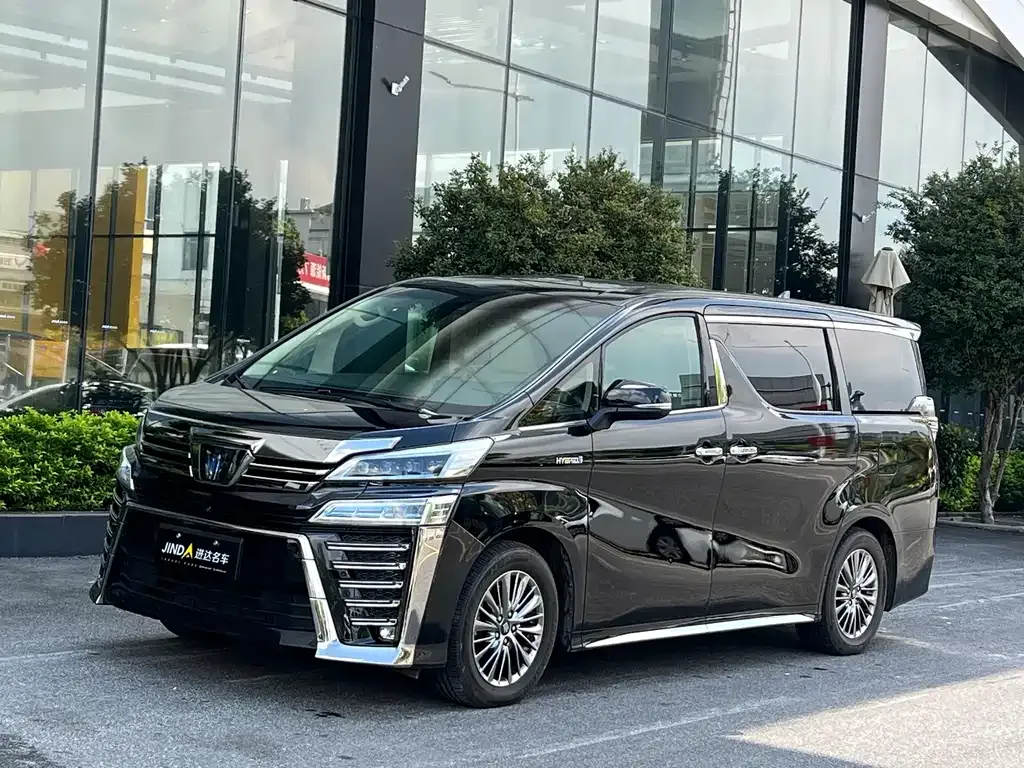 Toyota Vellfire — фото 1