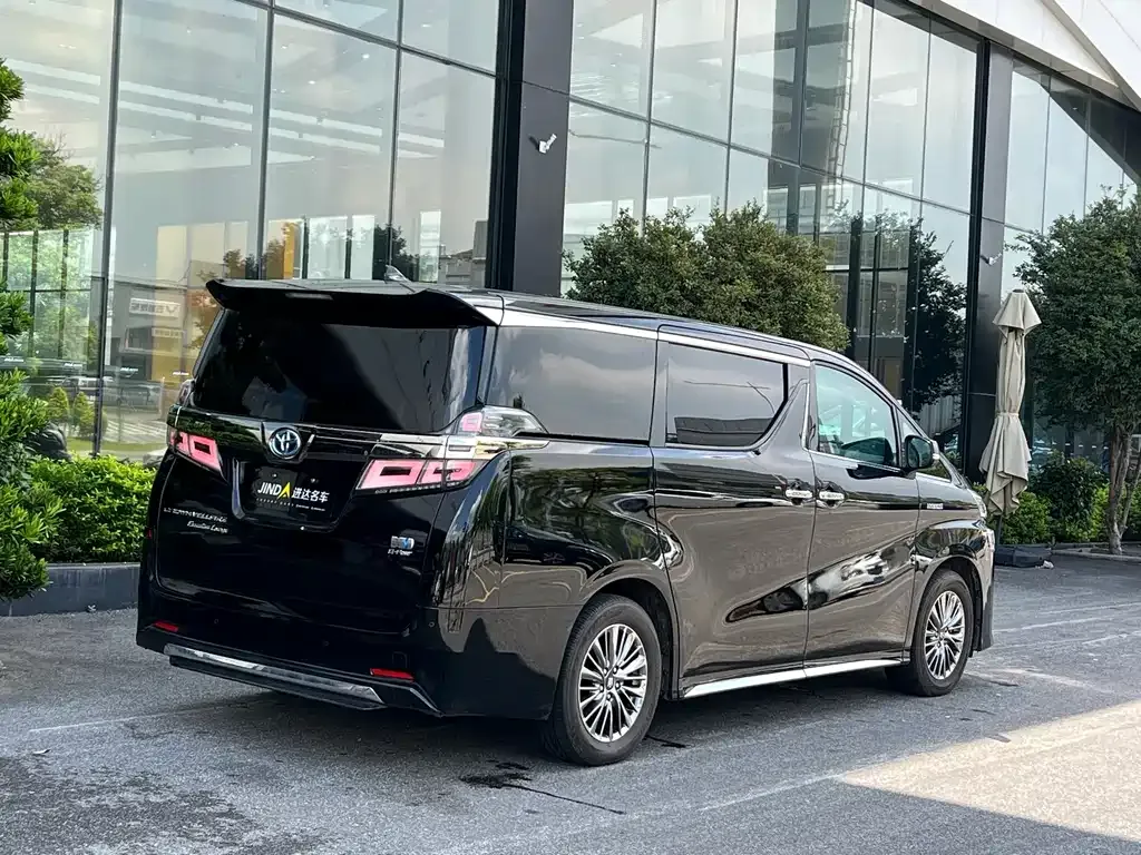 Toyota Vellfire — фото 8