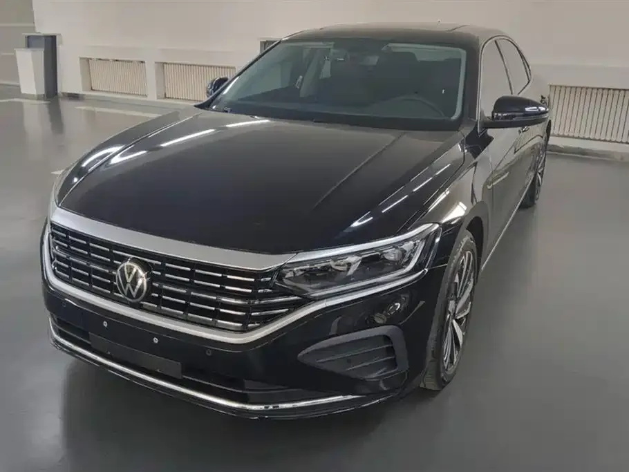 Volkswagen Passat — фото 1