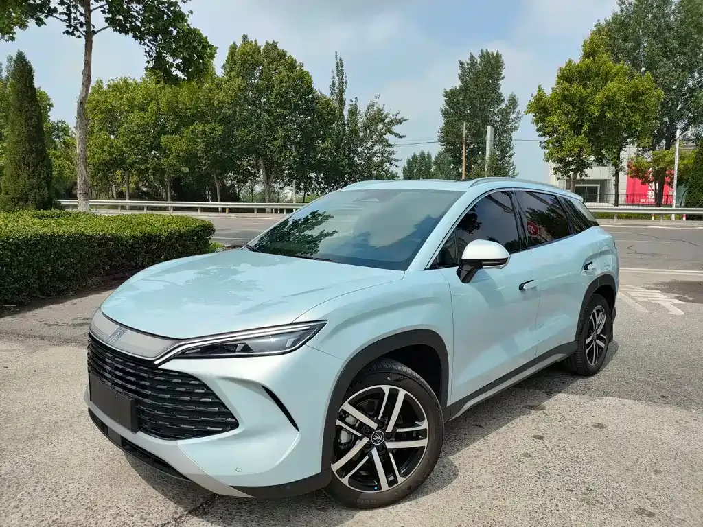 BYD L DM-i — фото 1