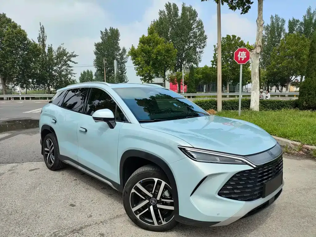 BYD L DM-i — фото 3