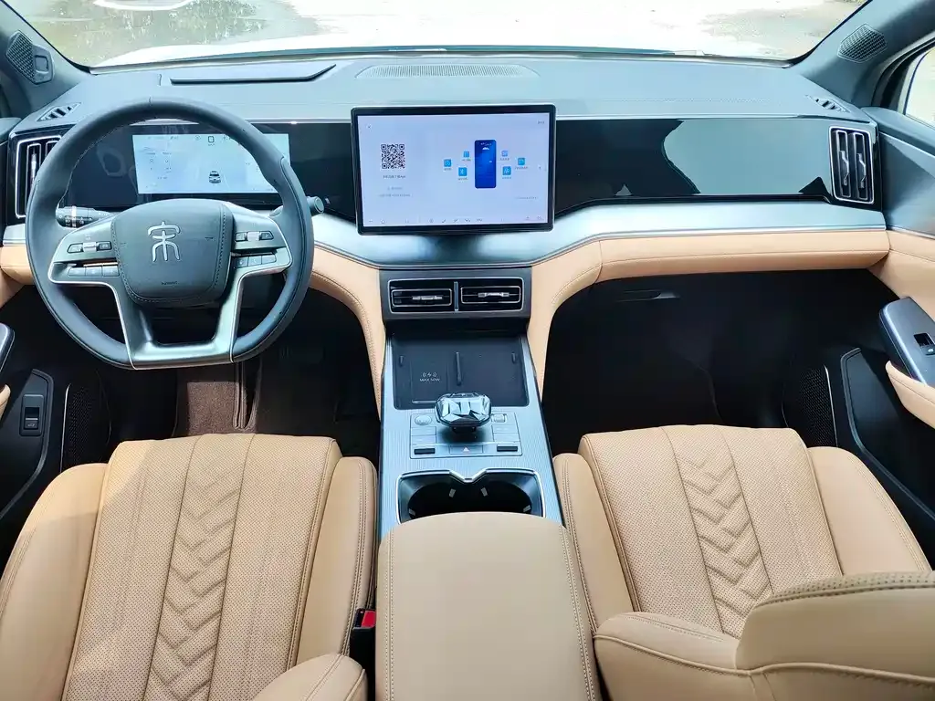 BYD L DM-i — фото 8