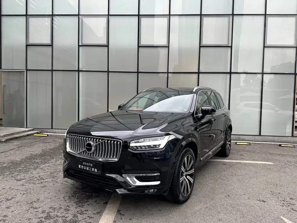 Volvo XC90 — фото 1
