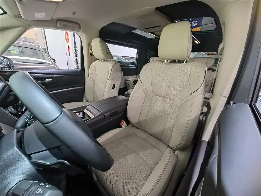 Toyota Alphard — фото 7