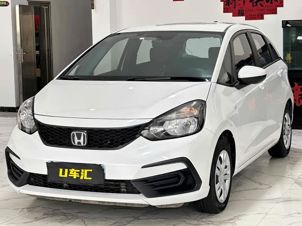 Honda Fit — фото 1