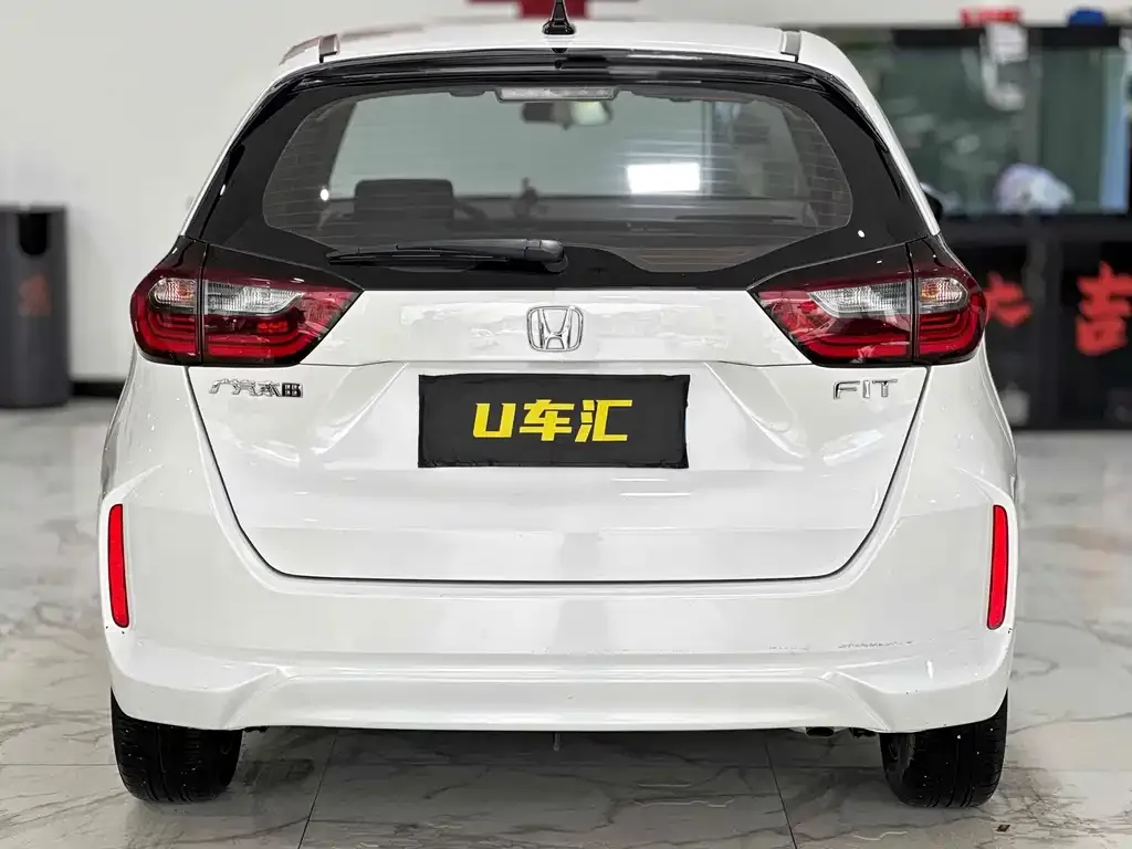 Honda Fit — фото 8