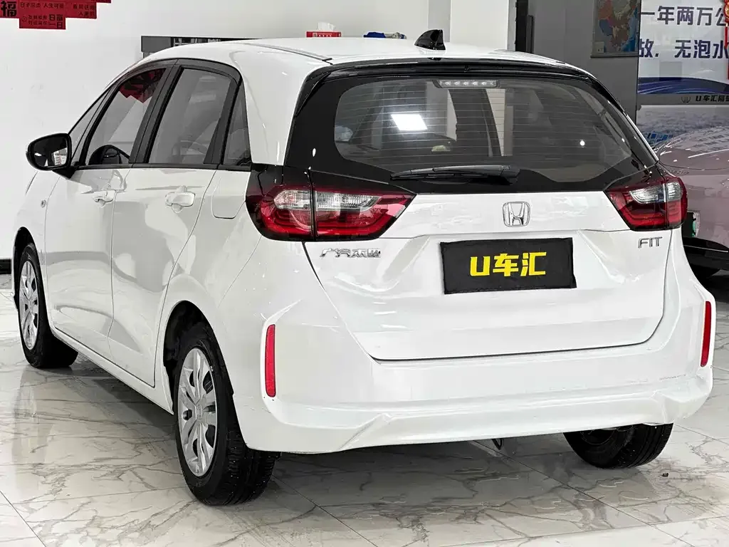 Honda Fit — фото 9