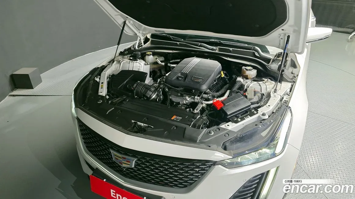 Cadillac CT5 — фото 6