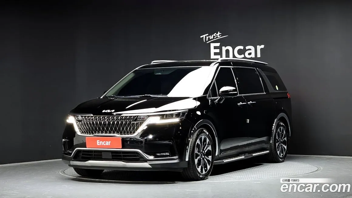 Kia Carnival — фото 1