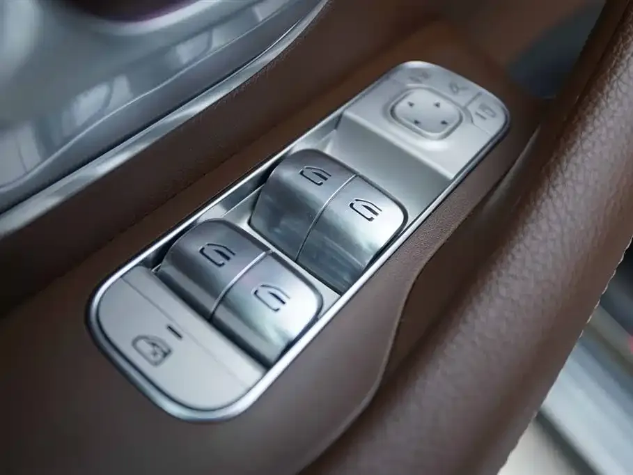 Mercedes-Benz GLS — фото 9